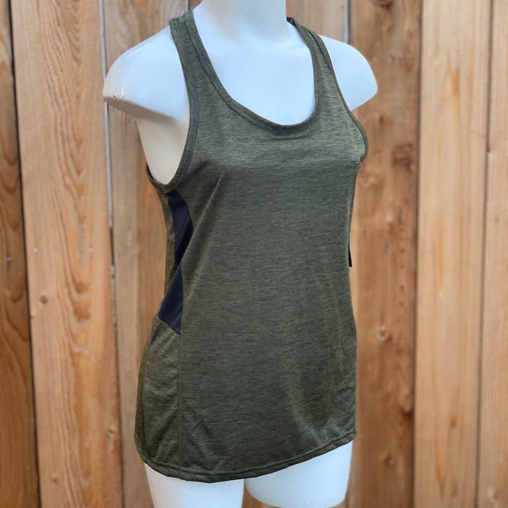 Real Essentials Women’s Tank Top Dry Fit Athletic Performance Activewear Med